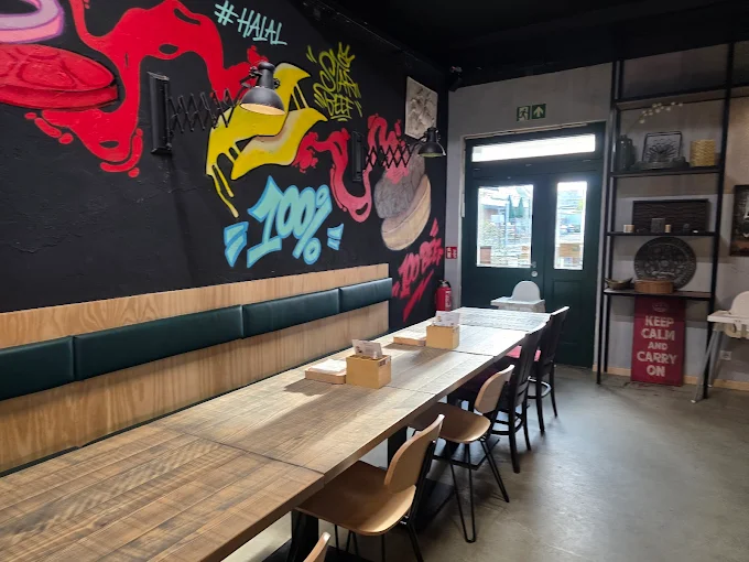 Moderne Atmosphäre im Burgerstar Restaurant Paderborn